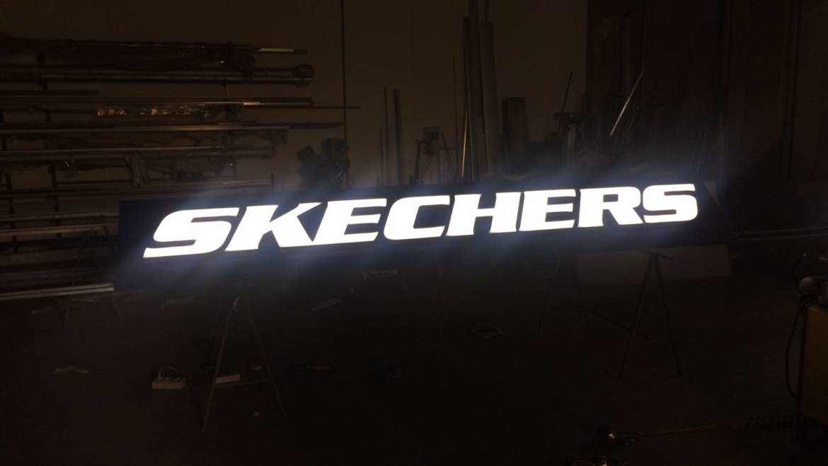 SKECHERS